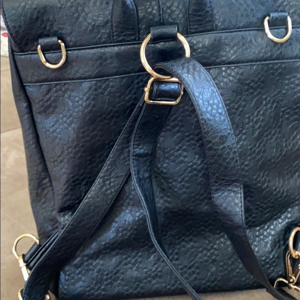 Backpack - Picture 4 of 6
